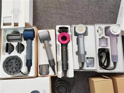 گھوبگھرالی بالوں کے لیے بہترین ہیئر ڈرائر